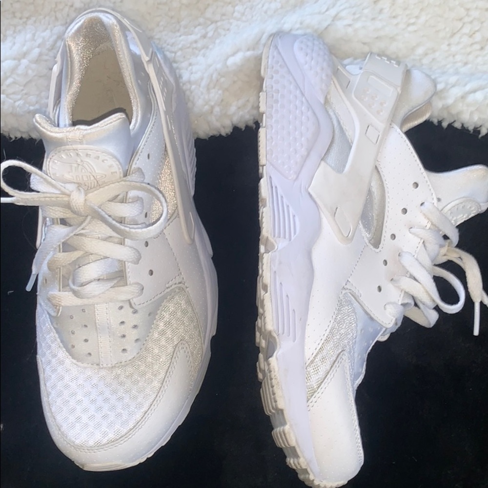 NIKE AIR HUARACHE RUN CASUAL SHOES